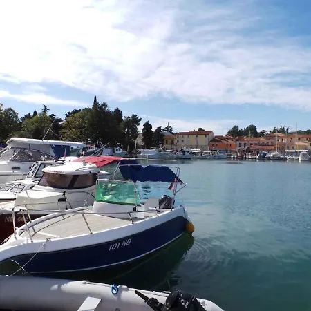 Appartement Three-bedroom In I Valbandon