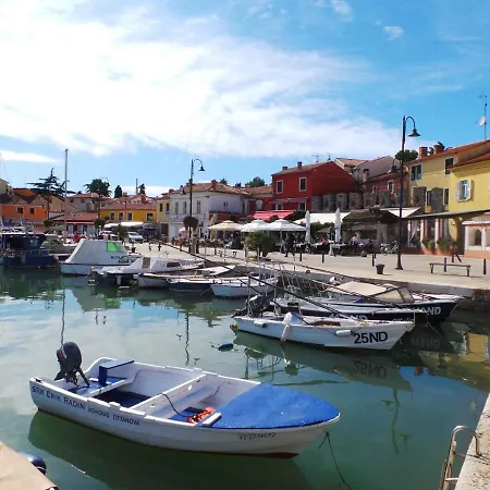 Appartement Three-bedroom In I Valbandon