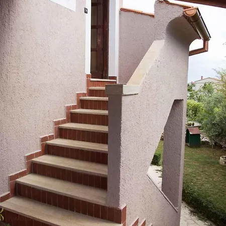 Three-bedroom In I *